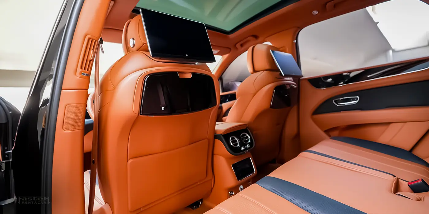 Bentley Bentayga inside 4